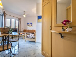 TV - Cala Rossa 1505 by Interhome (Isola Rossa)