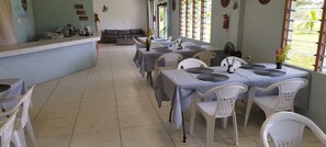 Breakfast, lunch and dinner served