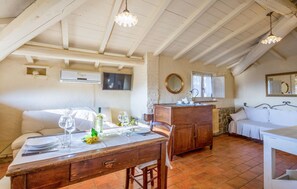 Interior - Amazing home in Castiglion Fiorentino (Castiglion Fiorentino)