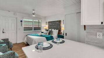 1 chambre, fer et planche Ă repasser, Wi-Fi gratuit, draps fournis