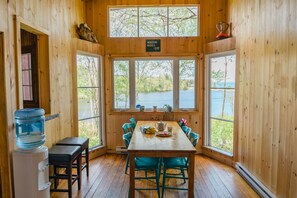 Dining - Beach Cottage - Oak Hollow - Hubbards Beach (Hubbards)