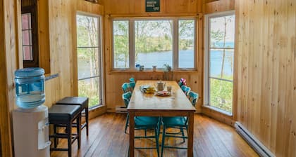 Beach Cottage - Oak Hollow - Hubbards Beach