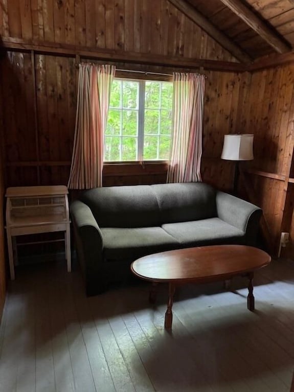Beach Cottage - Pine Terrace - Hubbards Beach - Nova Scotia