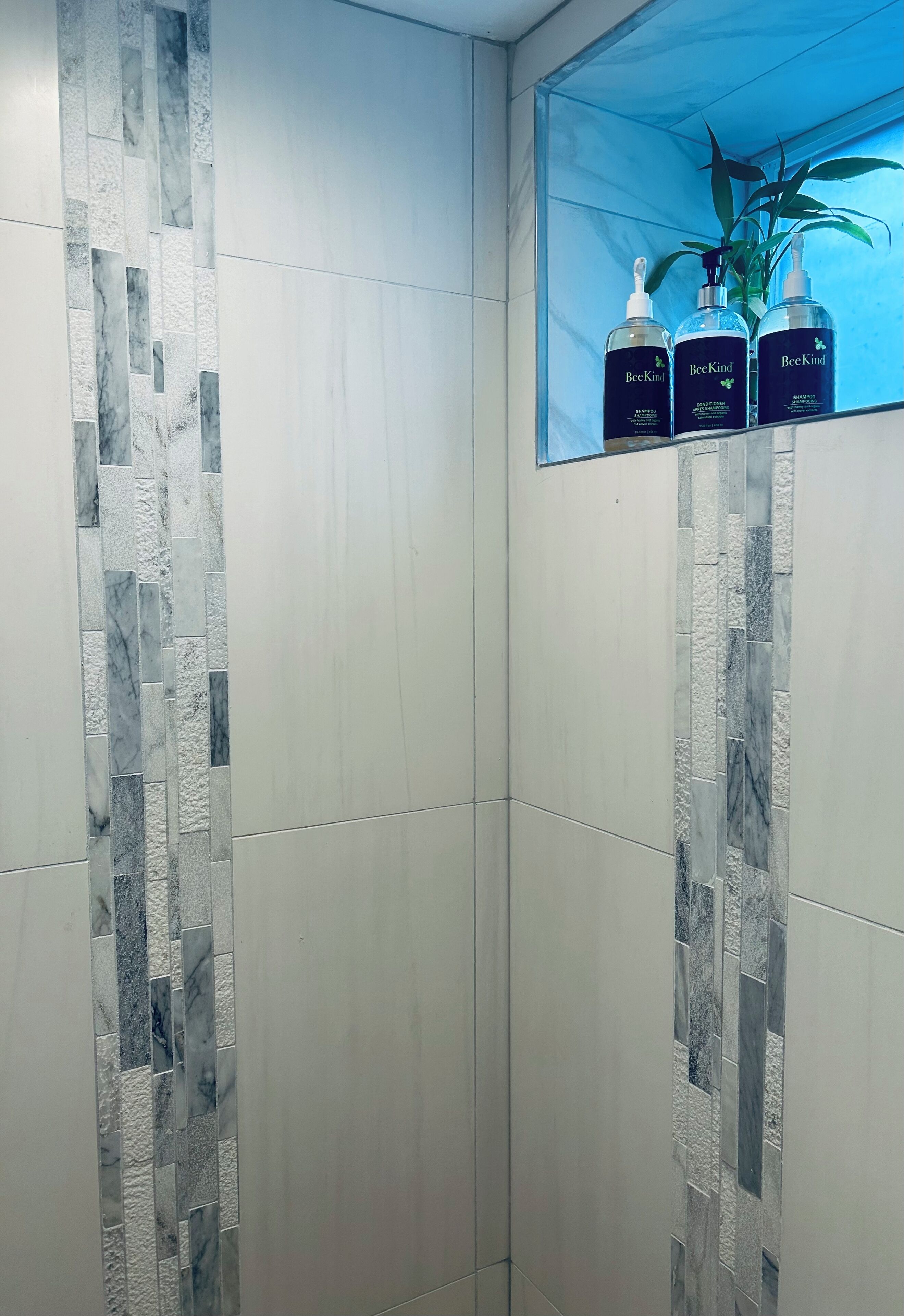 Towels, soap, shampoo, toilet paper