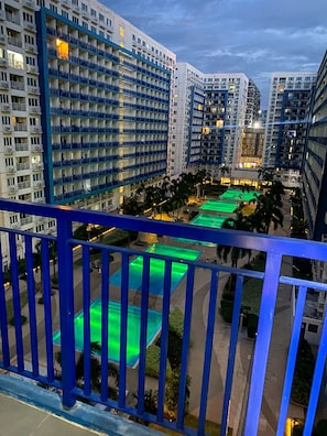 View from property - Madison Place at Sea Residences powered by Cocotel (Pasay)