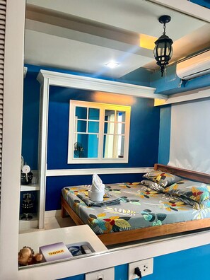 Free WiFi, bed sheets