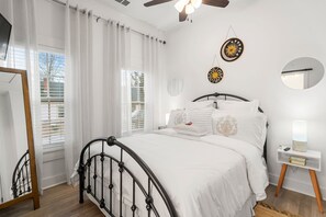 2 bedrooms, iron/ironing board, WiFi, bed sheets