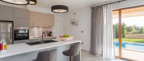 Fridge, microwave, oven, dishwasher