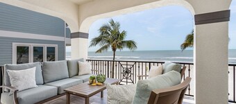 3134 Gulf-Front 5BR: Pool, Spa, Stunning Views