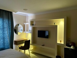 Deluxe Twin Studio | Egyptian cotton sheets, premium bedding, memory foam beds, minibar - City inn Nile view  (Cairo)