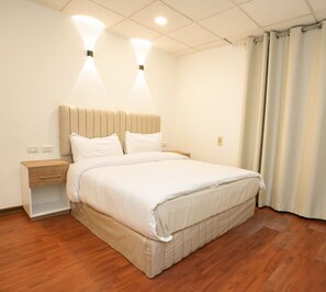 Superior double Studio | Egyptian cotton sheets, premium bedding, memory foam beds, minibar - City inn Nile view  (Cairo)