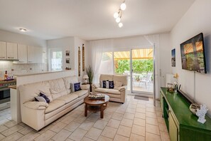 Télévision, chaîne hi-fi