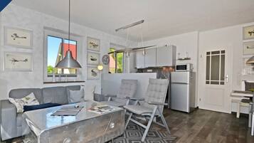 TV, fireplace, DVD player, stereo