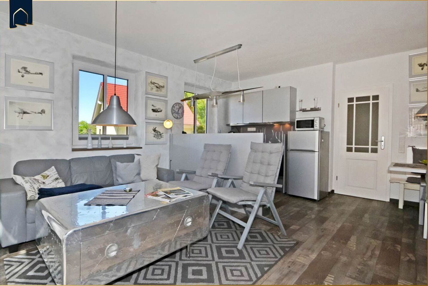 TV, lareira, DVD player, aparelho de som