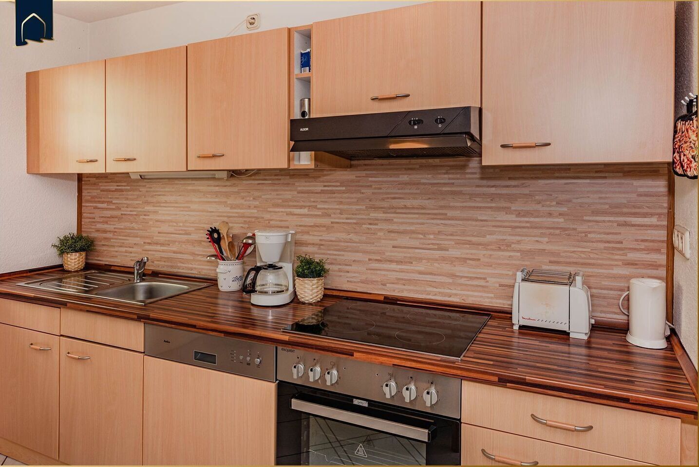 Kühlschrank, Mikrowelle, Ofen, Geschirrspüler