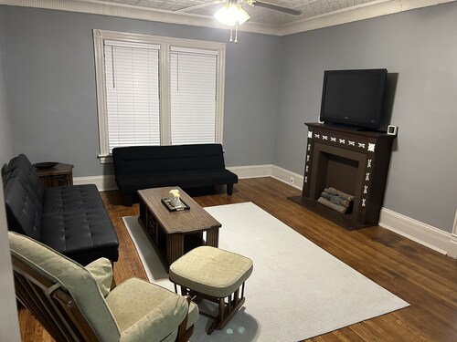 Historical District Getaway [Upper]