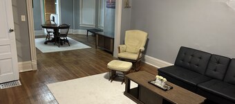 Historical District Getaway [Upper]