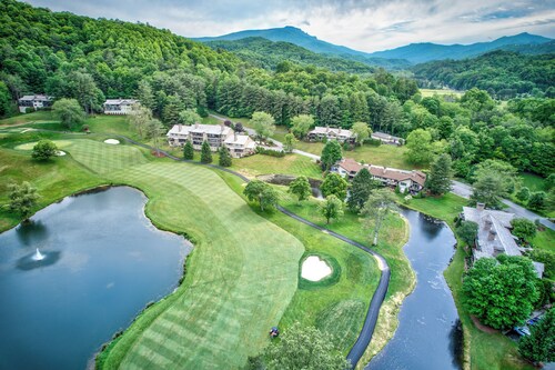 Lakes View at Hound Ears - condo overlooking lakes, mountain