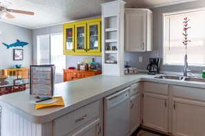 Coffee/tea maker, fridge, microwave, oven