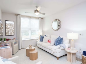 TV, offices - Centre Court at 514 by Apex Short Term Stays (Oxford)