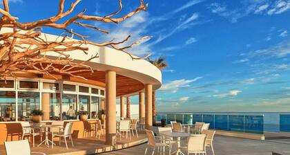 Viento 203 -Second Floor, LazyRiver Front, Beachfront with Sunset View Brand New