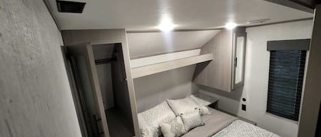 1 quarto, roupa de cama