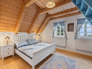 4 Schlafzimmer, Schreibtisch, WLAN