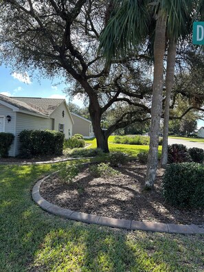 Property grounds - Great Location! (Lady Lake)