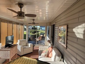 Smart TV - Great Location! (Lady Lake)