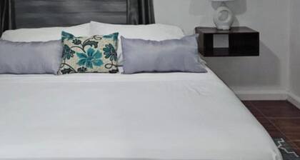 Views from every angle - 2nd floor cozy villa