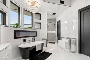 Hair dryer, towels - Casa Desnuda 7 BR 8 King Beds (Paradise Valley)