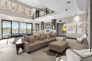 Smart TV, fireplace - Casa Desnuda 7 BR 8 King Beds (Paradise Valley)