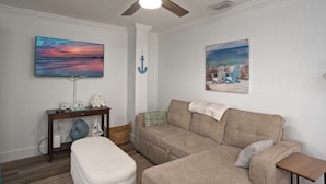 TV, video games, books - Siesta Key Village • Pool • Walk to Beach • Pets (Sarasota)