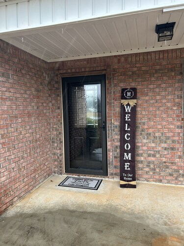 Cozy one bed room in a nice neighborhood.