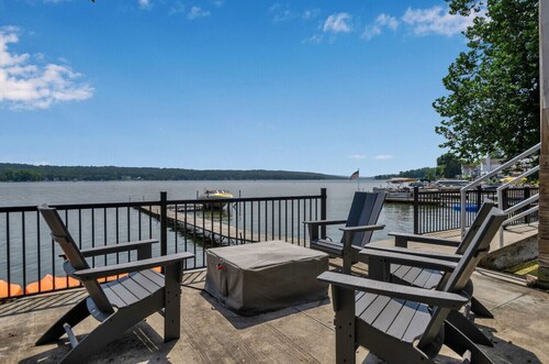 Lakefront Condo-Apartment D