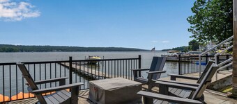 Lakefront Condo-Apartment D