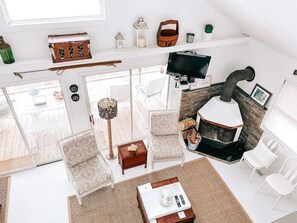 TV - Dreamy Waterfront Cottage w/ Incredible Views (Leonardtown)