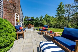 Outdoor dining - New! Chatham Cottage- 1 Mile to Downtown & Beaches (Chatham)