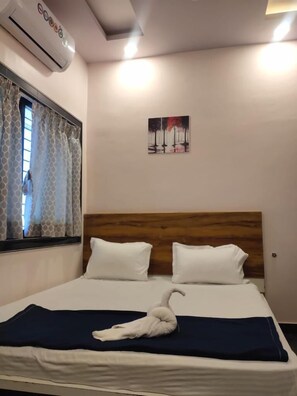 Deluxe Double Room, City View - Hotel Garuda Executive (Latur)