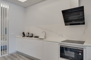 Kühlschrank, Mikrowelle, Geschirrspüler