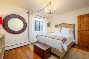 3 habitaciones, tabla de planchar con plancha, cuna de viaje y wifi