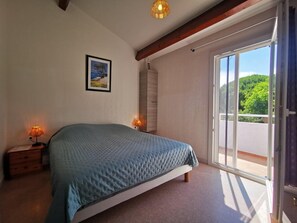 2 bedrooms