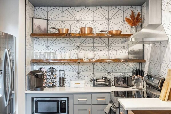 Fridge, microwave, oven, stovetop