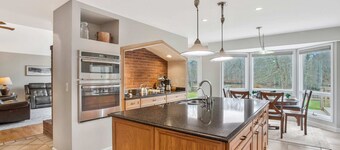 Gorgeous Creek Side Ranch-Style Estate With Dock