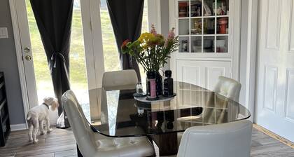 Cozy mountain top newly remodeled home.
