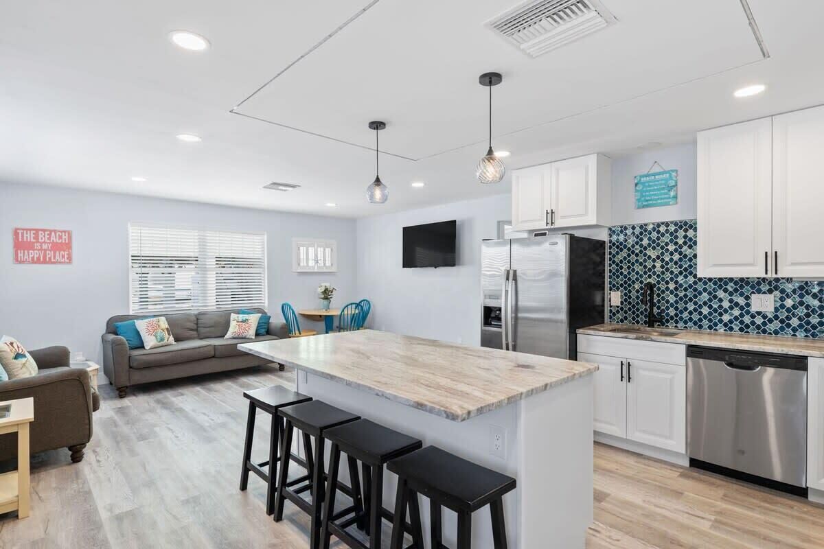 Stunning Near Beach Home on Fort Myers Beach