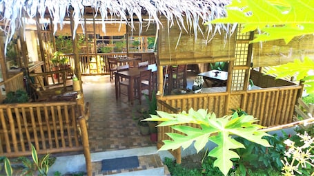 Interior. The Lazy Tiki