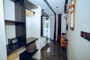 Habitación individual estándar | Colchones viscoelásticos, caja fuerte, escritorio