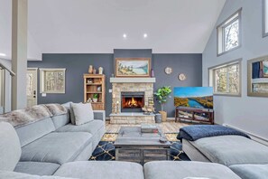 Fernseher, Kamin, Arbeitsbereiche