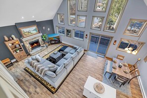 TV, peis og kontorer